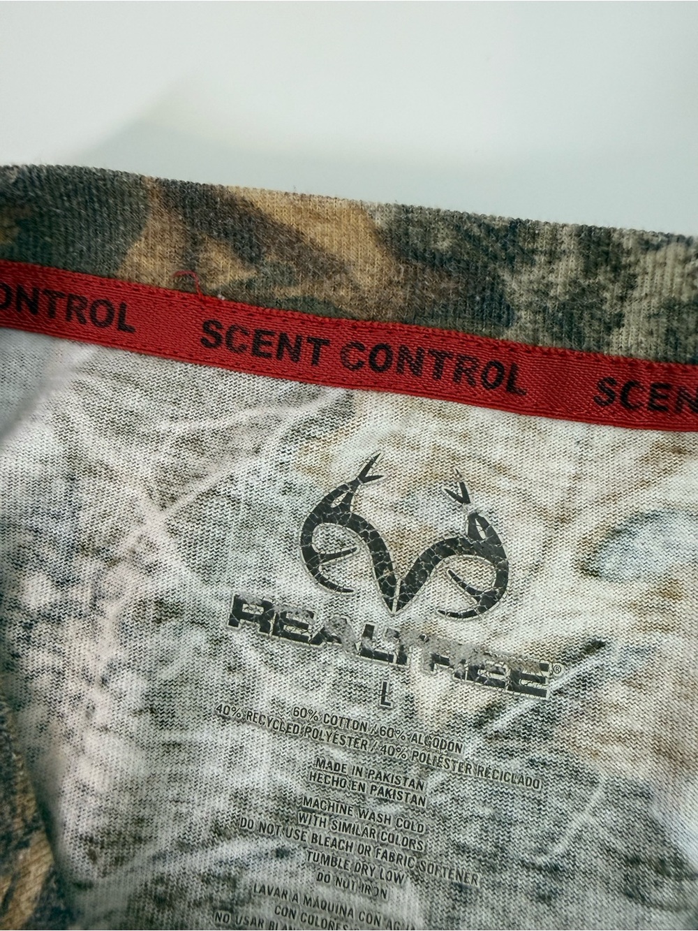 Realtree | "I'm So Lucky We Met" Camo Long Sleeve Shirt | Green | Size Large - Picture 6 of 9